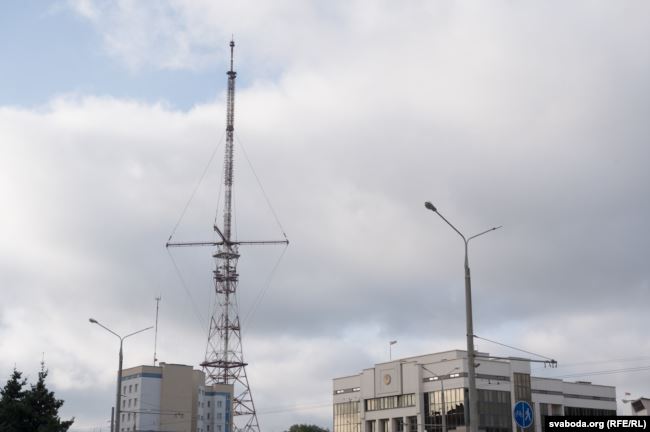 Супрацоўнік «Азота» расказаў, як яны з калегам павесілі сцяг на гродзенскую тэлевышку