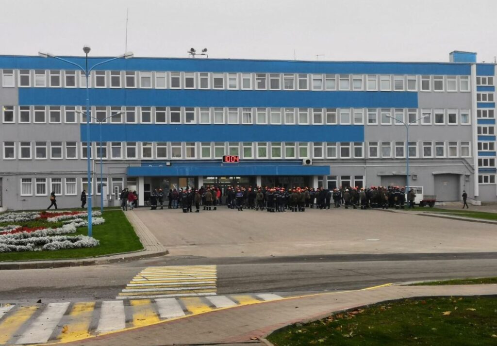 Супрацоўніка "Гродна Азот" асудзілі па двух справах на месяц арышту Супрацоўніка "Гродна Азот" асудзілі па двух справах на месяц арышту