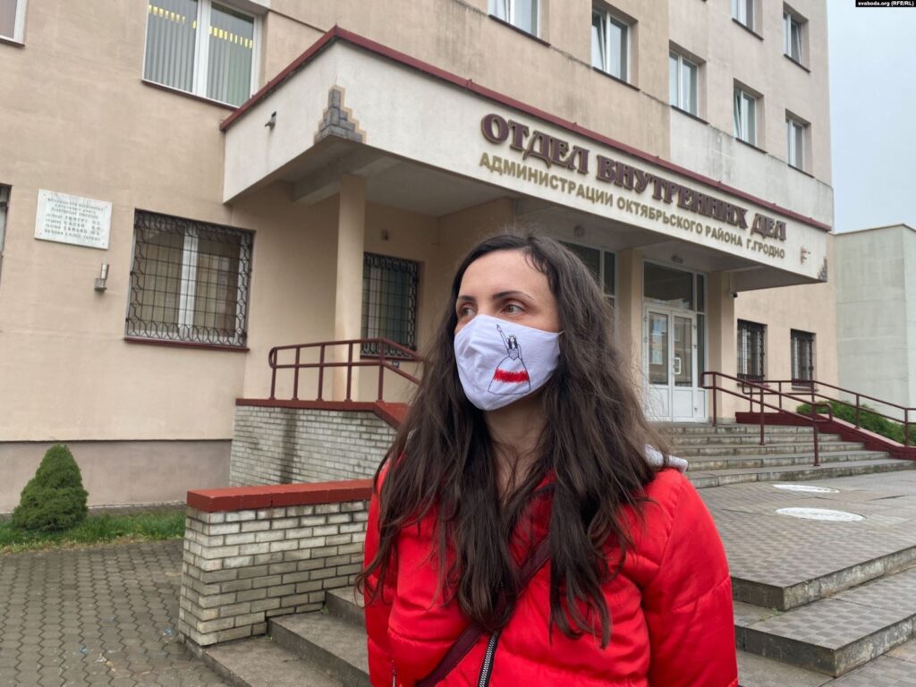 «БЧБ-нявесту» Іну Зайцаву асудзілі і далі штраф. Вясельную сукенку забралі «БЧБ-нявесту» Іну Зайцаву асудзілі і далі штраф. Вясельную сукенку забралі