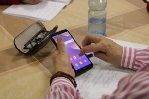 Дзе навучыцца карыстацца мабільным інтэрнэтам людзям сталага ўзросту Дзе навучыцца карыстацца мабільным інтэрнэтам людзям сталага ўзросту