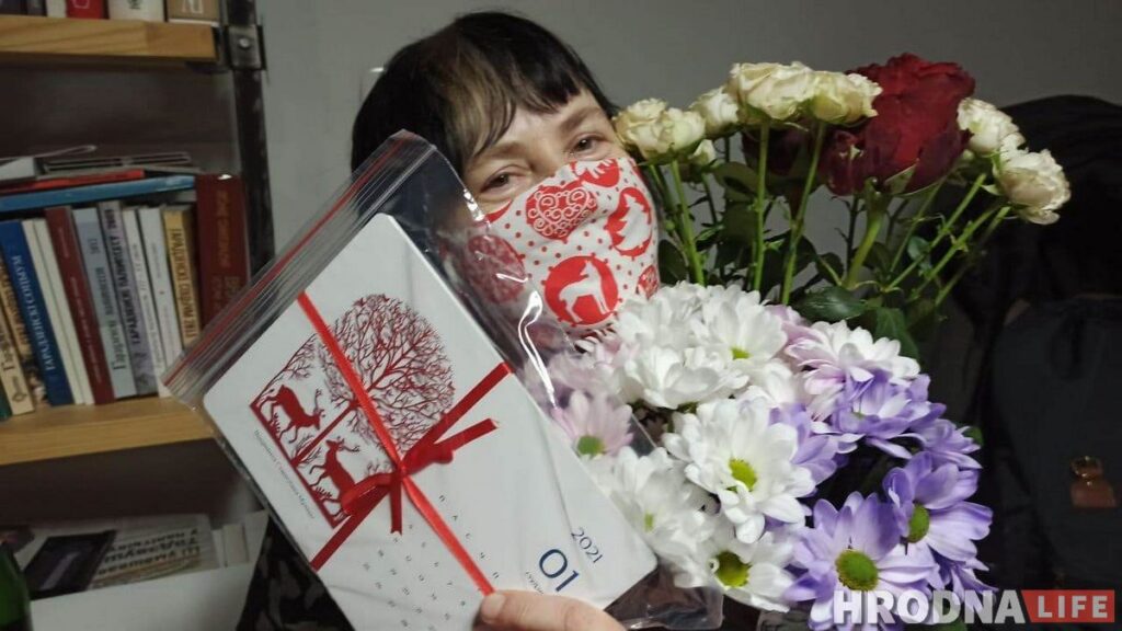 Калядныя конікі – таксама “Пагоня”. У Гродне адкрылі навагоднюю выставу Валянціны Шоба