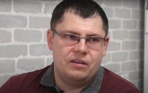 «Ніхто б нават не ведаў, што гэта зрабіў я». Гродзенец звольніўся, каб не дапамагаць міліцыі «Ніхто б нават не ведаў, што гэта зрабіў я». Гродзенец звольніўся, каб не дапамагаць міліцыі