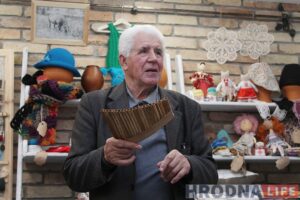 Лукашэнка адзначыў творчасць майстра музычных інструментаў з Адэльска