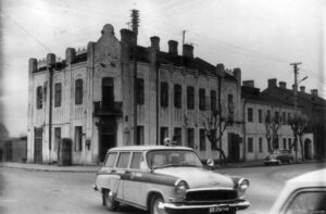 Рогатки, кино и польский язык. Старожил рассказал про гродненский “Пьяный угол” и послевоенные детские игры Бывший отель "Надежда" на территории "Пьяного угла". Перекресток улиц Горновых и Советских Пограничников