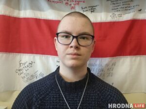 Отчисленная студентка из Гродно побрилась налысо в поддержку политзаключенных. Маргарита Шиша после участия в флешмболе