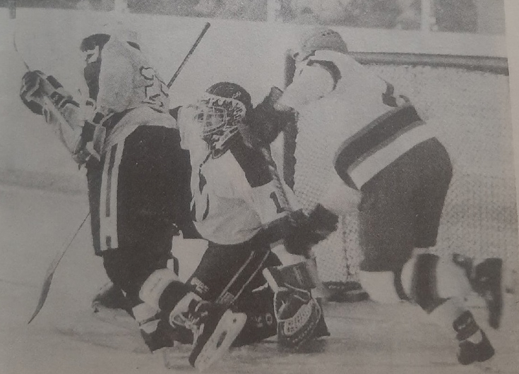 3000 зрителей и будущие звезды: 28 лет назад в Гродно сыграли первый хоккейный матч чемпионата Беларуси "Неман" в матче против минского "Тивали", 1993 год