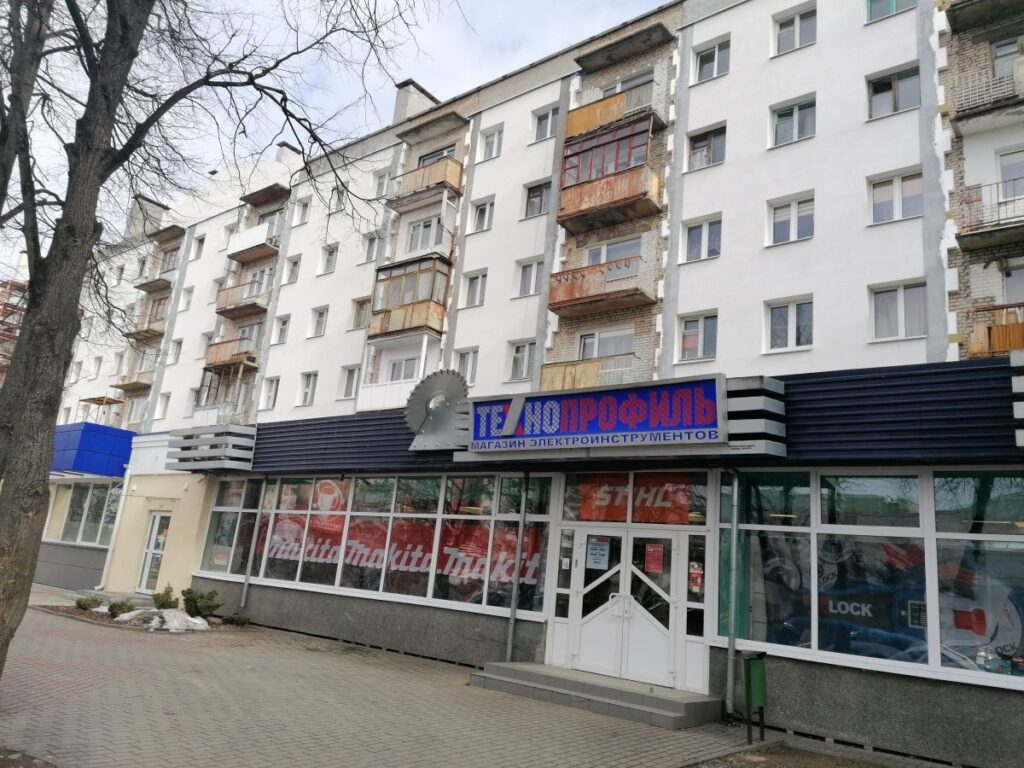 В Гродно упал балкон, а жильцы дома ничего не заметили