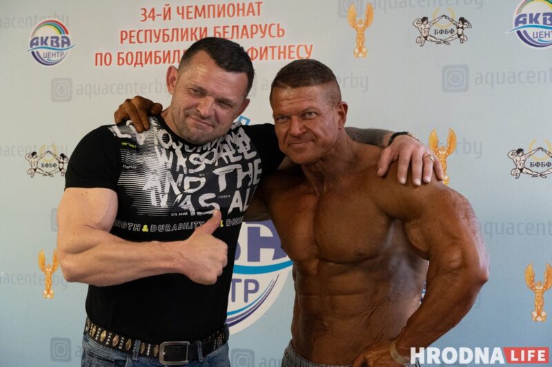 Напампаваныя, прыгожыя, упартыя. У Гродне выбралі пераможцаў 34-га чэмпіянату па бодыбілдынгу і фітнесу