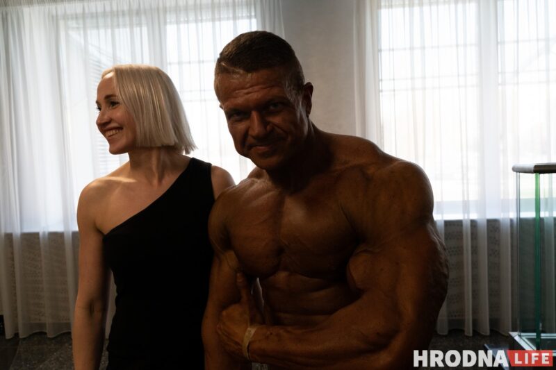 Напампаваныя, прыгожыя, упартыя. У Гродне выбралі пераможцаў 34-га чэмпіянату па бодыбілдынгу і фітнесу