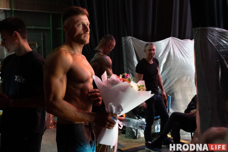 Напампаваныя, прыгожыя, упартыя. У Гродне выбралі пераможцаў 34-га чэмпіянату па бодыбілдынгу і фітнесу