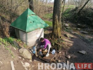 На крыніцы ў Салах валанцёры сабралі 3000 літраў смецця. У вадзе знайшлі нітраты На крыніцы ў Салах валанцёры сабралі 3000 літраў смецця. У вадзе знайшлі нітраты