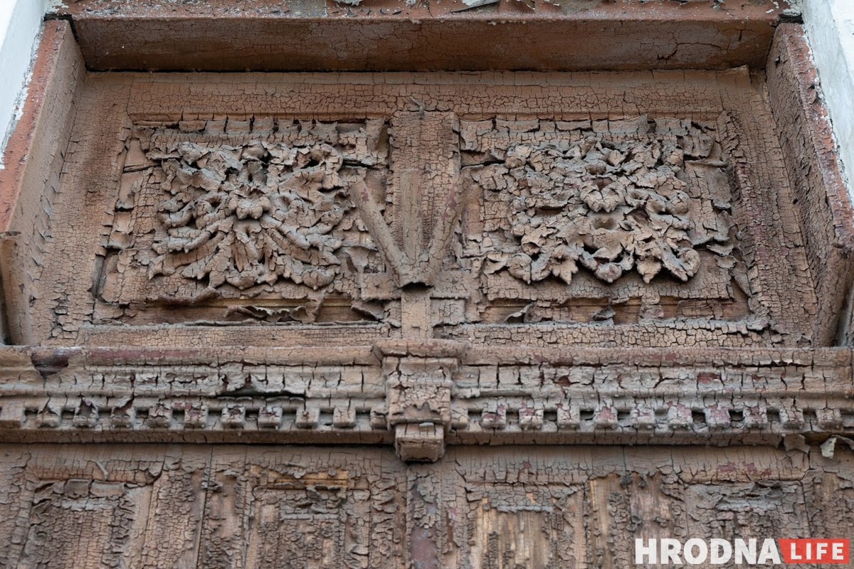 Старыя дзверы на вуліцы Васілька