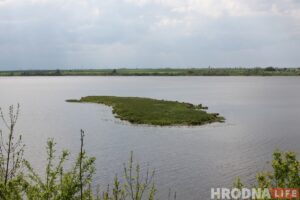 Амаль 10 гадоў, а пляжаў няма. На Гродзенскім моры людзі чакаюць інфраструктуру, а ўлады спадзяюцца на прыватнікаў Амаль 10 гадоў, а пляжаў няма. На Гродзенскім моры людзі чакаюць інфраструктуру, а ўлады спадзяюцца на прыватнікаў