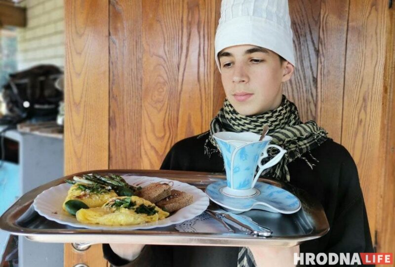 Готовь быстро, ешь медленно. Омлет с творожным сыром для воскресного завтрака