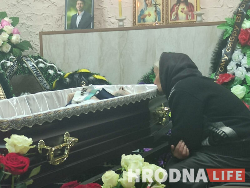 Пахаванне Ашурка, вяртанне Фары Вітаўта, Анджаліна Джалі і дзіцячы хоспіс. Галоўныя навіны тыдня, якія вы маглі прапусціць