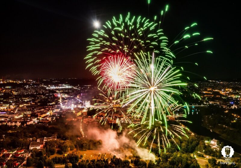 Салют на Дзень Незалежнасці ў Гродне запусцяць з даху гарвыканкама. Вось колькі грошай ўзляціць у паветра