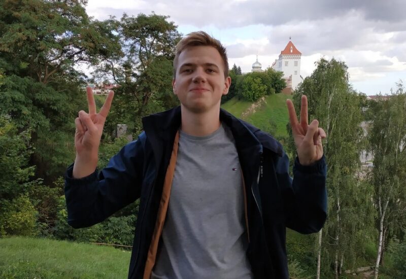 «Са мной яшчэ усё ў парадку, мяне не забілі». Першакурсніка ГрДУ асудзілі на калонію за кінуты камень і перапіску Андрей Герасимович. Фото: соцсети героя