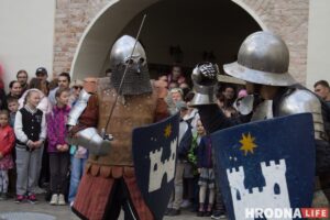Штодзённасць сярэднявечча і шлях з варагаў у грэкі. У Гродне прайшоў фестываль з гульнямі, танцамі і паядынкамі