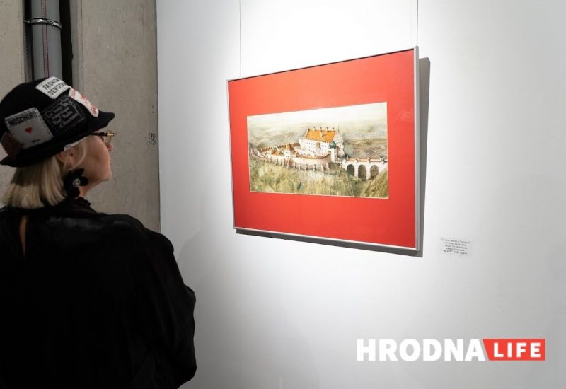 "Что в три года рисовал, то и сейчас”. Художник Павел Татарников привёз в Гродно ретроспективную выставку