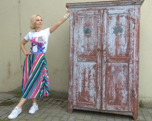 Дизайнерка Светлана Пинчук и шкаф, который "бросил ей вызов" / реставрация мебели в Гродно