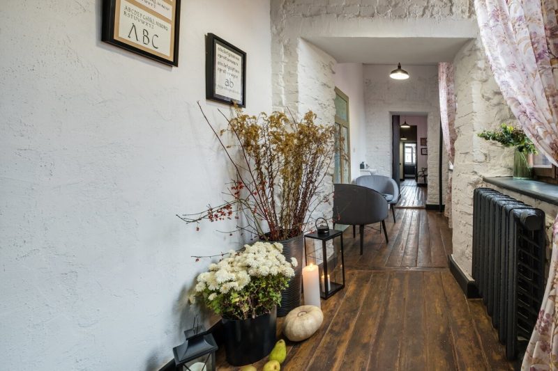 У старой камяніцы ля турмы адкрылі апарт-гатэль і плануюць зрабіць кавярню