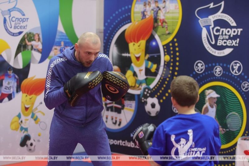 Лукашенко открыл в Гродно новый зал для кикбоксинга