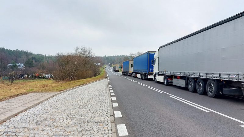 Очередь на белорусско-польской границе уменьшилась в 10 раз. Сколько авто сейчас ждут выезда?