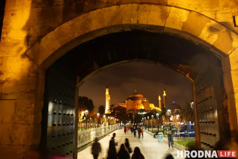 Путешествия на весну: 5 мест, которые стоит посетить прямо сейчас - с визой или без