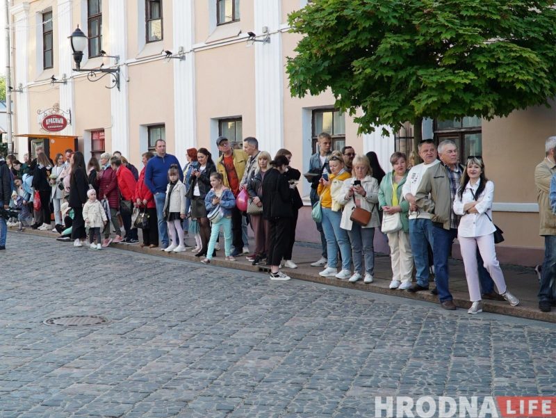 “Каравай гасціннасці” - кожнай нацыі. XIII Фестываль нацыянальных культур адкрыла калона на чале з бубначамі
