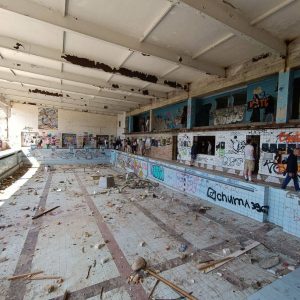 Каля міні-рынку «Дзевятоўка» пабудавалі кафэ з тэрасамі. Параўнайце праект і вынік Каля міні-рынку «Дзевятоўка» пабудавалі кафэ з тэрасамі. Параўнайце праект і вынік