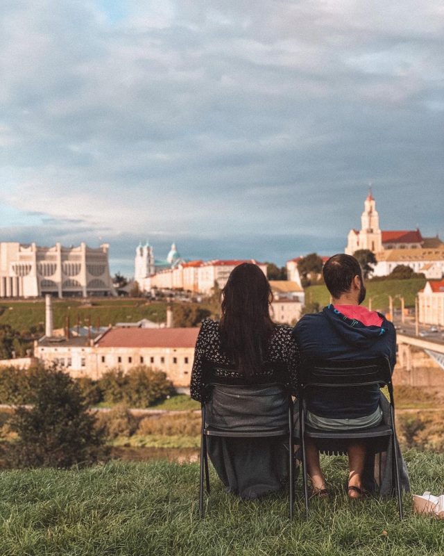Выпить кофе с видом на Неман или найти таинственное место за Фарой Витовта. Топ-9 летних площадок Гродно