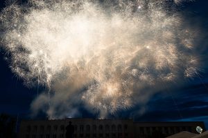 У гродзенскія бібліятэкі закупляюць кнігі "Наш президент". У колькі яны абыйдуцца бюджэту? Феерверк у Гродне