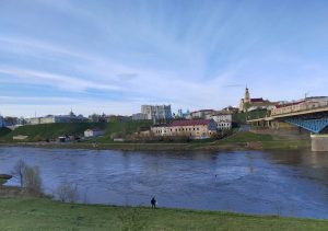 Суднаходства абмяжуюць: узровень вады ў гарадской мяжы Нёмана знаходзіцца на небяспечна нізкай адзнацы неман пивзавод драмтеатр панорама Гродно