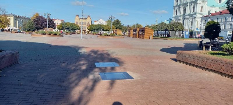 На Савецкай плошчы адкрылі Алею Славы - першай зоркай ушанавалі мясакамбінат