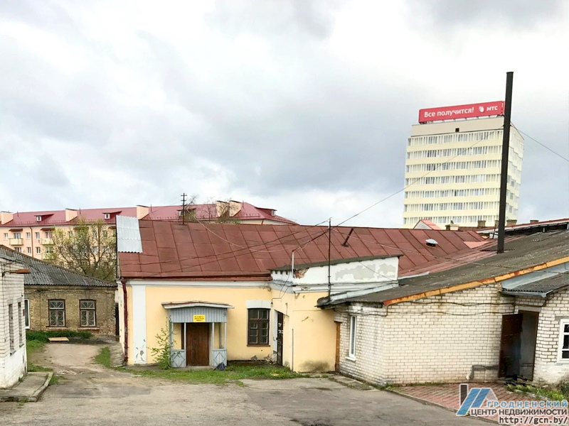 В Гродно продают бывшие здания центра дезинфекции возле вокзала. Самое старое из них – 1900 года буденного 54 а