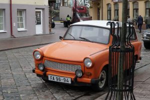 У цэнтры Гродна развесілі нямецкія сцягі: здымаюць фільм пра шпіёнаў і архівы Штазі