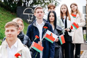 "Не звальняюць, а прафілактуюць". У школах Гродна заняліся настаўнікамі - за подпісы на выбарах-2020