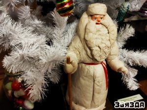 Казачныя героі, засваенне космасу і Далёкай Поўначы: тысячы савецкіх елкавых цацак можна ўбачыць у Новым замку Казачныя героі, засваенне космасу і Далёкай Поўначы: тысячы савецкіх елкавых цацак можна ўбачыць у Новым замку