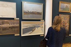 “Гродно сам и о себе” – выставка видов города последних 100 лет работает в Новом замке Выставка "Гродно сам и о себе". Фото: Telegram-канал "Туси в Гродно"