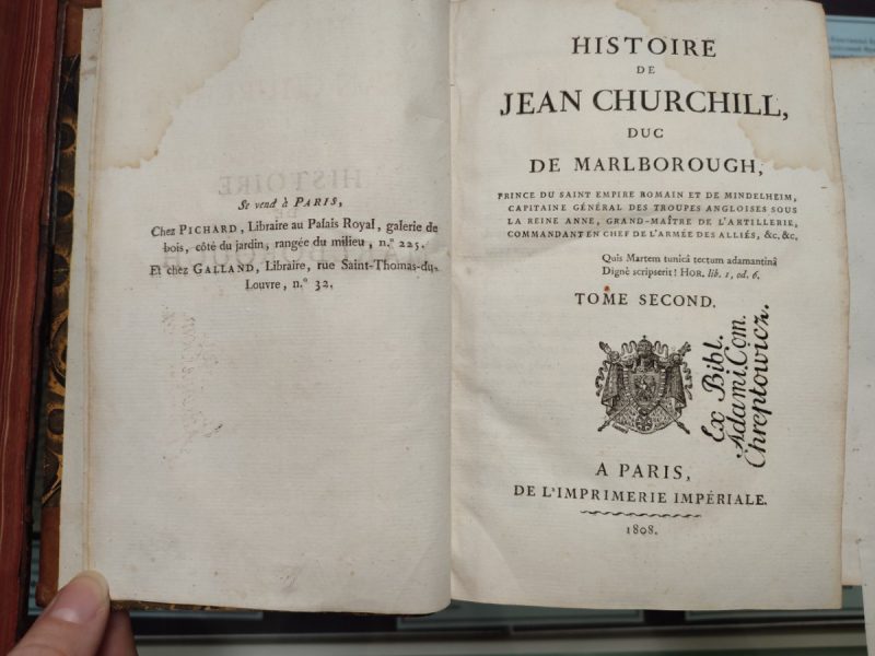 Кнігі з бібліятэкі Храптовічаў працягваюць вяртацца на радзіму. Справу пачаў ліквідаваны дзяржавай фонд