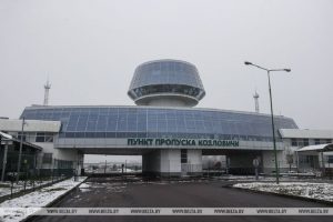 У пункце пропуску "Казловічы" дапытваюць кіроўцаў. На мяжы працуе КДБ Пункт пропуска Козловичи