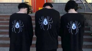 Настаўнікі і інспекцыя дзяжурылі ў гандлёвых цэнтрах Гродна. Там анансаваў сустрэчу ПВК "Рёдан" ЧВК РЕДАН подростки