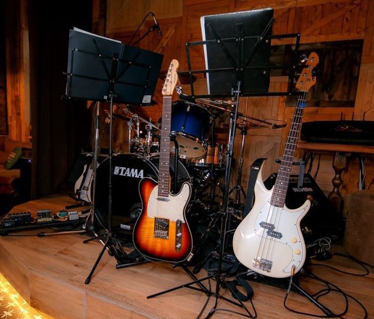 Жывая музыка ў Гродне: у якіх барах, кафэ і рэстаранах можна яе пачуць? Жывая музыка ў Гродне ў пабе Госці