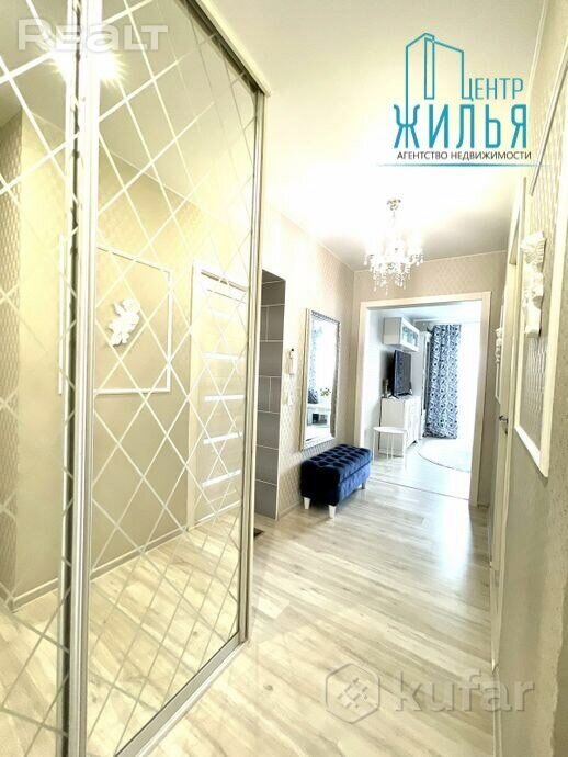 Карыдор у кватэры на Паповіча