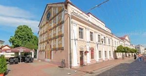 Панно Аляксандра Сільвановіча на вуліцы Савецкай 6 у Гродне