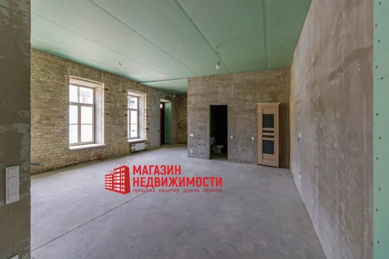 У гістарычным цэнтры Гродна прадаюць вялізную кватэру з вінным склепам - за $266 500