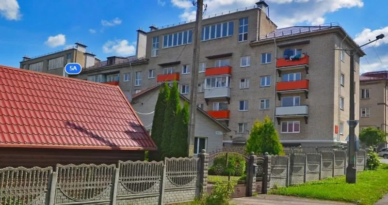 С видом на Коложу и исторический центр: на улице Мира сдают в аренду помещение для творческой мастерской