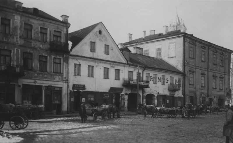 Плошча Баторыя (сёння - Савецкая) у Гродне ў міжваенны час. Фота: NAC