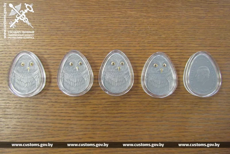 На мяжы выявілі 540 манет Трэцяга рэйху са свастыкай. Што пагражае кіроўцы