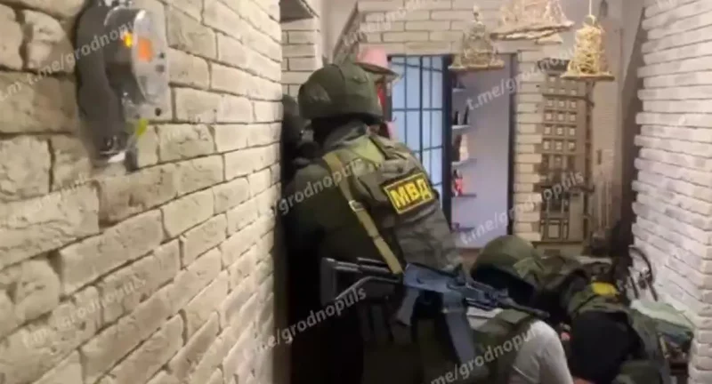 Затрыманне ўдзельнікаў закрытай групы. Скрыншот Hrodna.life